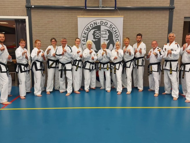 de zwarte banders van Joong-Gun, twee meesters en de grootmeester