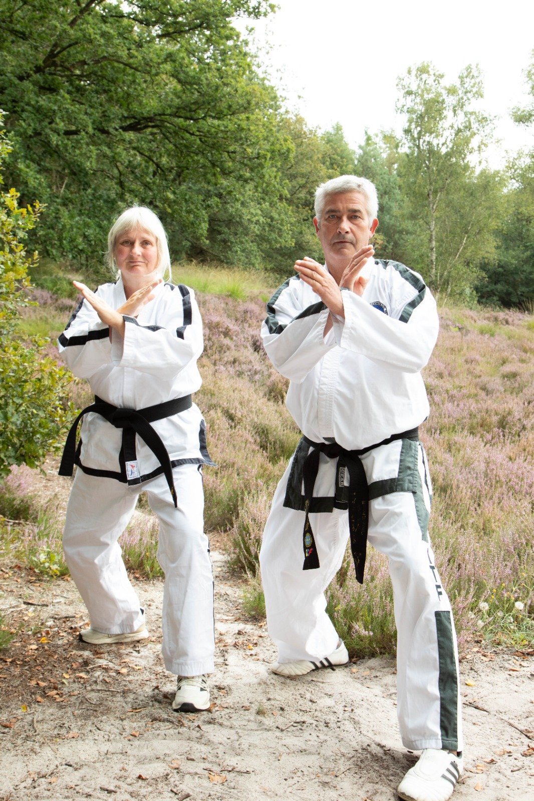 Bernd en Barbara poseren met een kyocha makgi op de heide